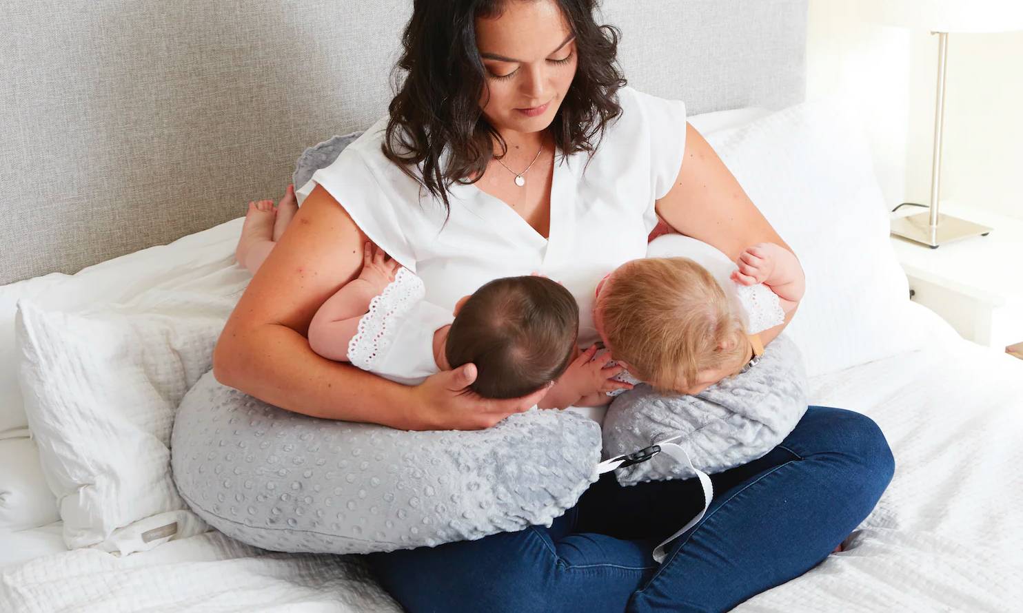 La Guida Completa alle Cuscine per l'Allattamento: Comfort e Supporto per Mamme e Bambini